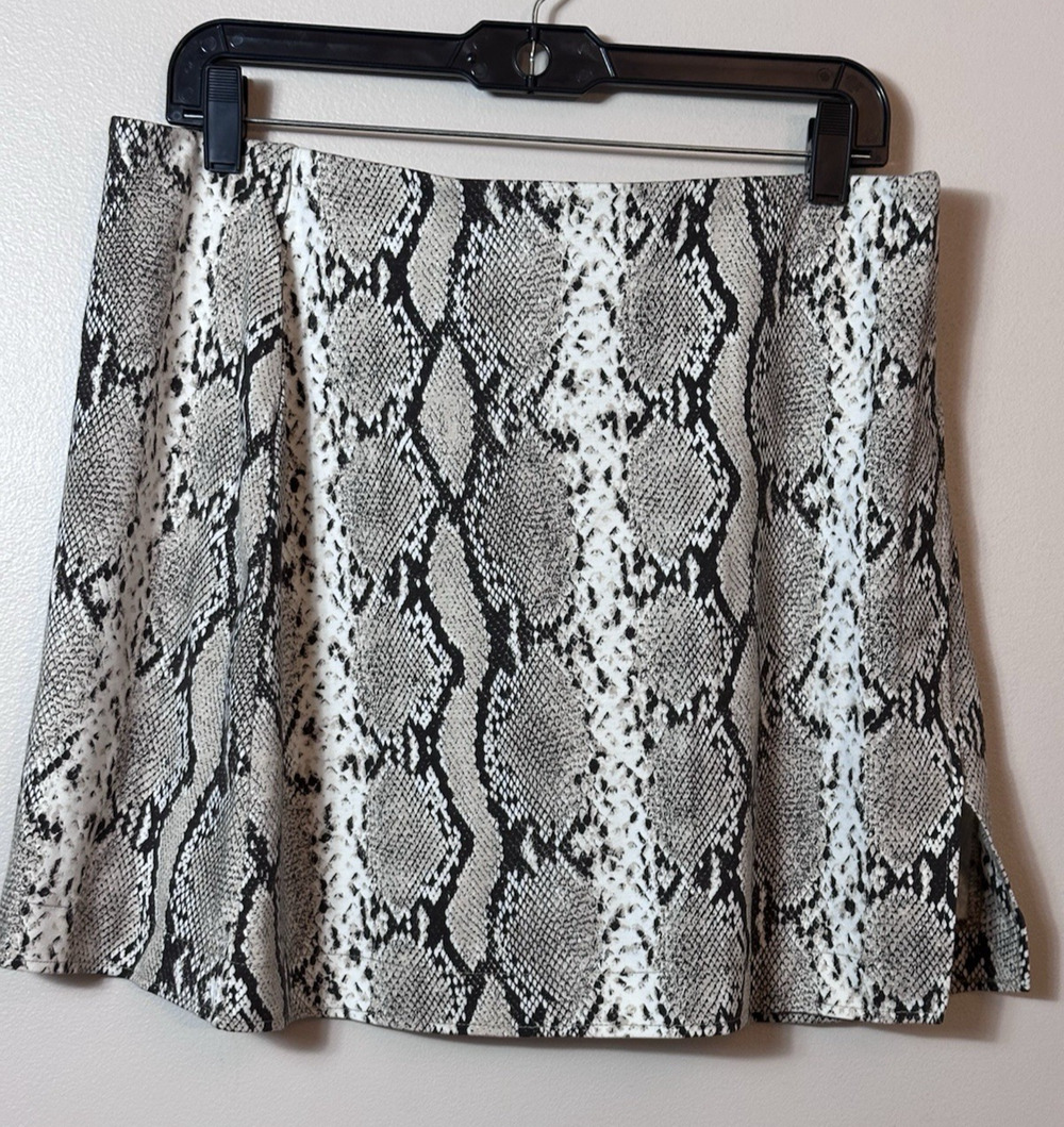 H&M Skirt Womens Large Snake Print Mini Skater Gray Black Side Split Edgy Y2K